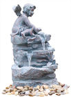 Porcellana Angelo sulle fontane del giardino della resina della cascata della roccia con la procedura in sequenza di cadute dell&#039;ancora della luce del LED fabbrica